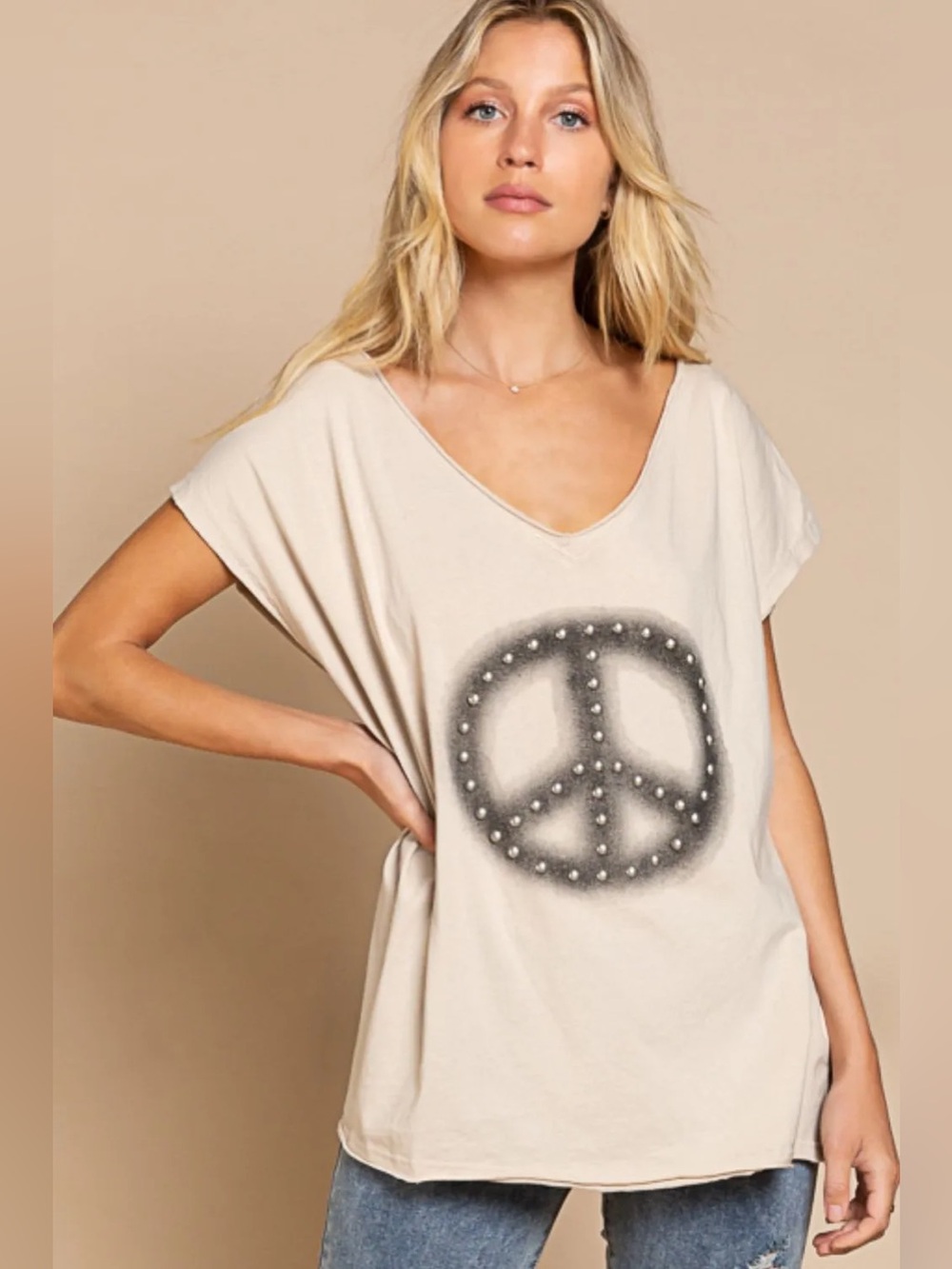POL Peace Sign Studded Oversized V-Neck T-Shirt Size M